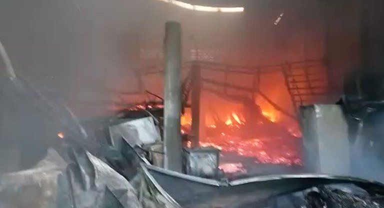 Fuego consume muebles y electrodomésticos en negocio de diputado Numan Salgado