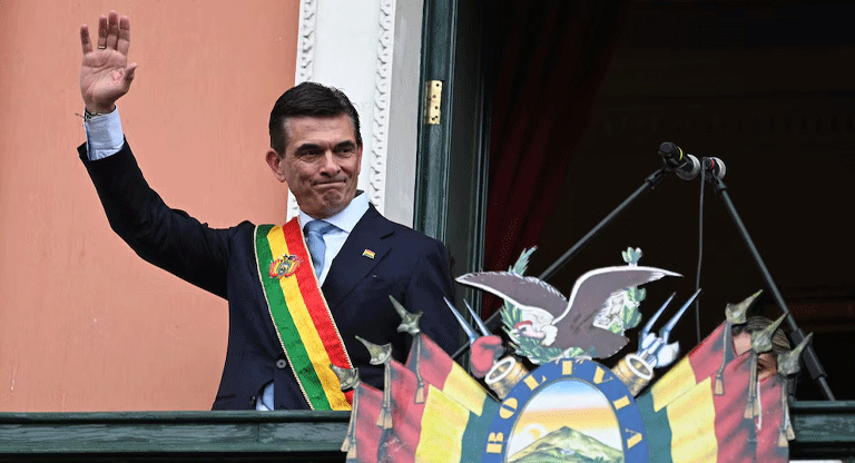 Rodrigo Paz fue investido como presidente de Bolivia