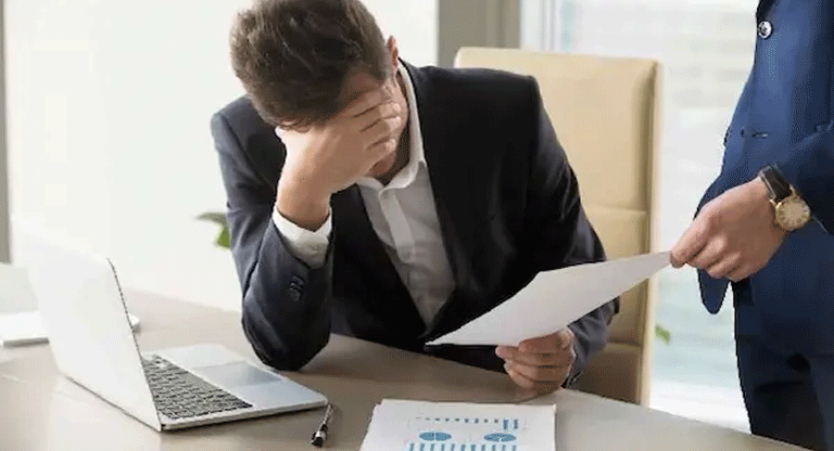 Empleados públicos en alerta ante rumores de despidos masivos en diciembre