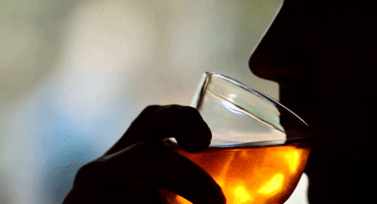 Crean molécula que reduce el consumo de alcohol y abre una vía inédita contra la adicción