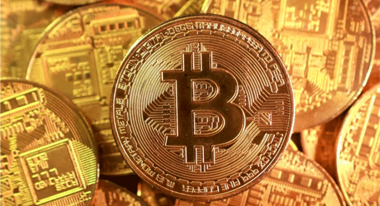 Bitcoin cae por debajo de 90.000 dólares por primera vez en siete meses