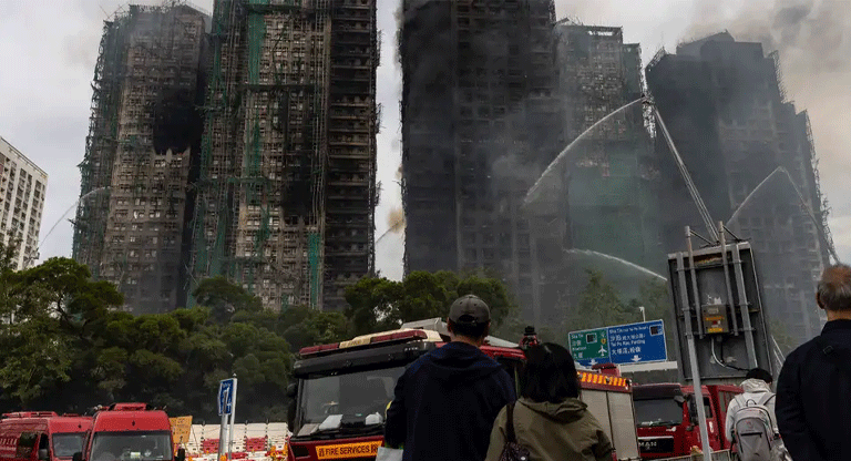 Aumentan muertos y desaparecidos en el incendio en Hong Kong