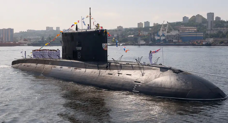 Ucrania afirma que atacó submarino ruso en el mar Negro