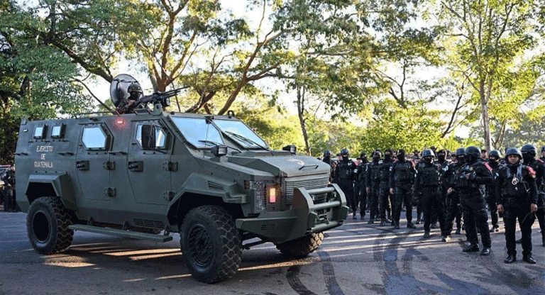 Guatemala en estado de sitio tras asesinato de ocho policías