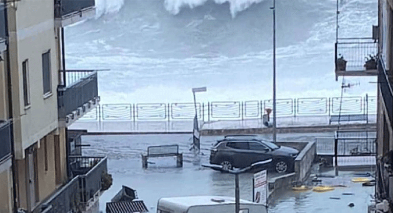 Ciclón mantiene en alerta roja el sur de Italia con vientos de 150 km/h