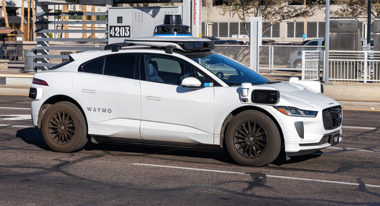 Tesla vs. Waymo: ¿Son suficientes los sensores de cámara para los coches sin conductor?