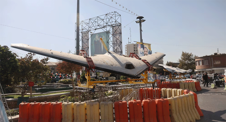 Irán amenaza ante la cercanía de la flota de EE.UU y prometió una respuesta “aplastante”