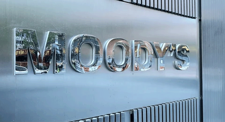 Moody’s asegura que la deuda pública limita la fortaleza fiscal de El Salvador