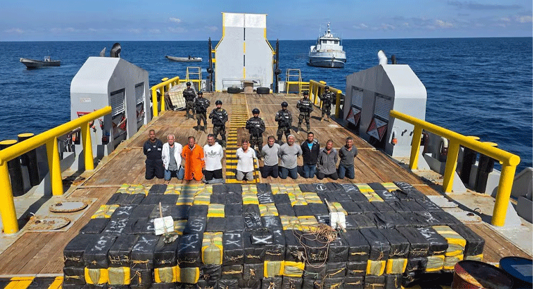 Marina Nacional incauta récord de 6.6 toneladas de cocaína en aguas internacionales