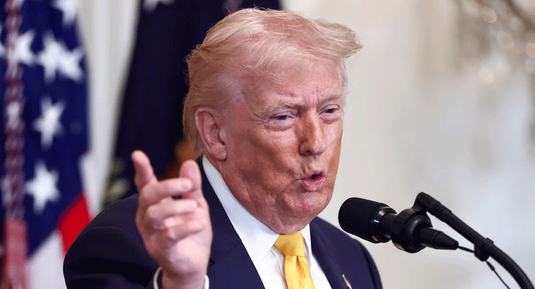 Trump ordenó desclasificar archivos gubernamentales sobre ovnis y extraterrestre