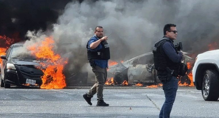 Violencia se extiende a 12 estados de México tras muerte de capo de la droga