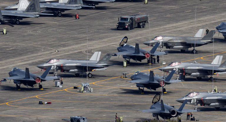 EE.UU desplegó por primera vez cazas F-22 en bases israelíes ante posible misión en Irán