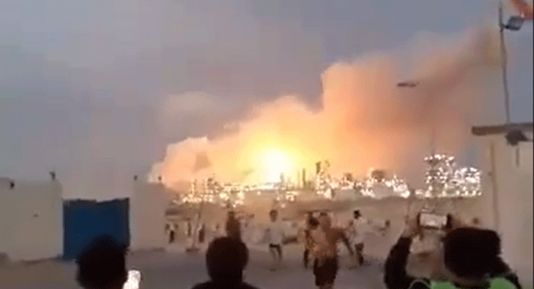 Misil iraní impactó en la principal refinería de Bahréin