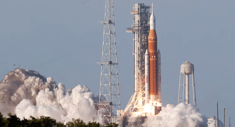 Despegó con éxito la misión Artemis II de la NASA con cuatro astronautas a la Luna