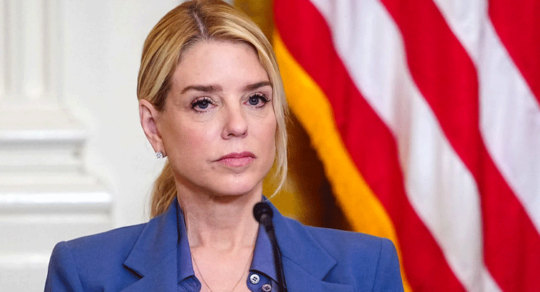 Trump despidió a la fiscal general Pam Bondi