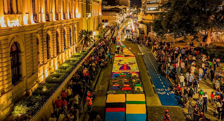 San Salvador acogió la alfombra de sal más grande de Centroamérica en Semana Santa