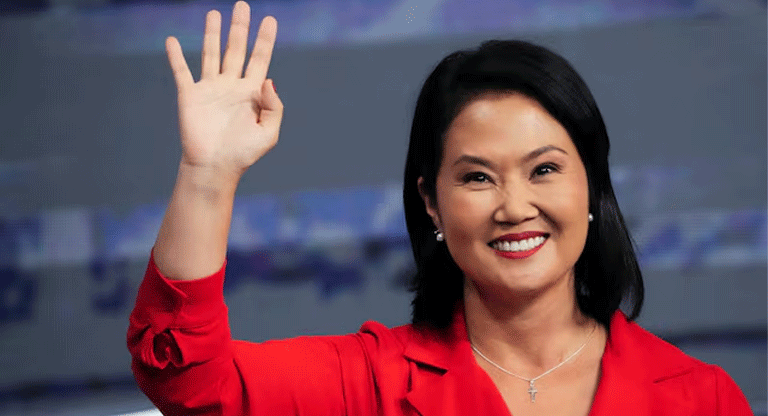 Keiko Fujimori lidera encuestas presidenciales en Perú a una semana de las elecciones