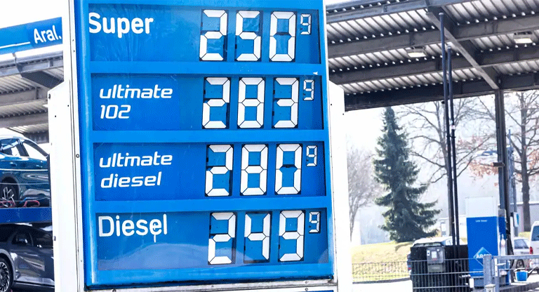 Alemania baja impuestos ante alza del combustible