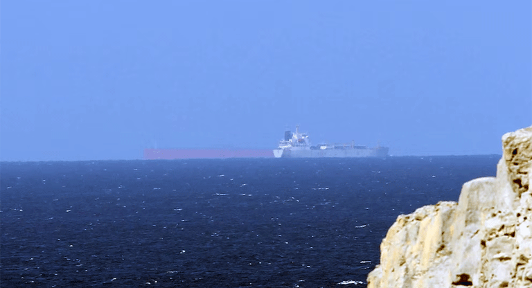 El régimen de Irán volvió a cerrar el estrecho de Ormuz