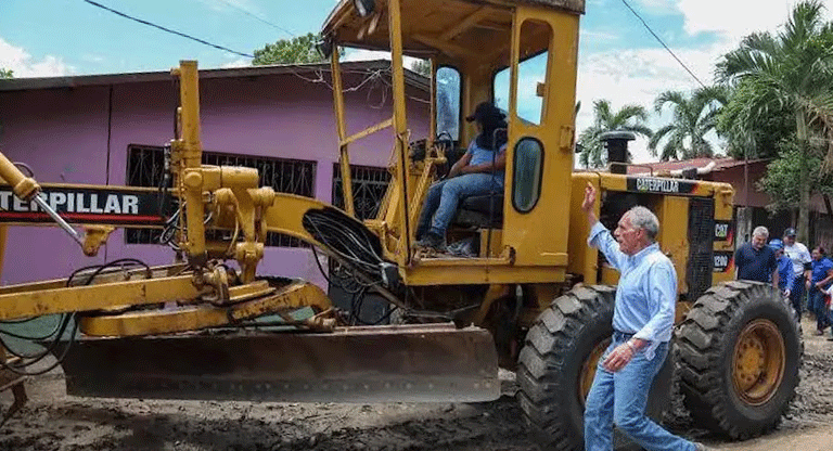 Honduras: Gobierno anuncia entrega de maquinaria a 298 alcaldías del país