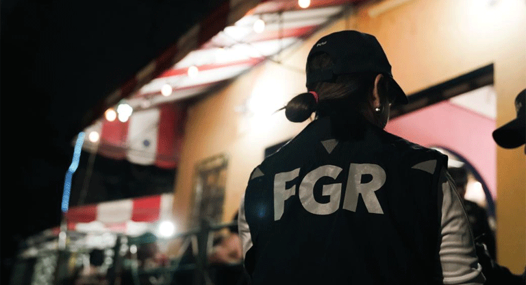 Autoridades allanan restaurantes y bares por presunto narcomenudeo en San Salvador