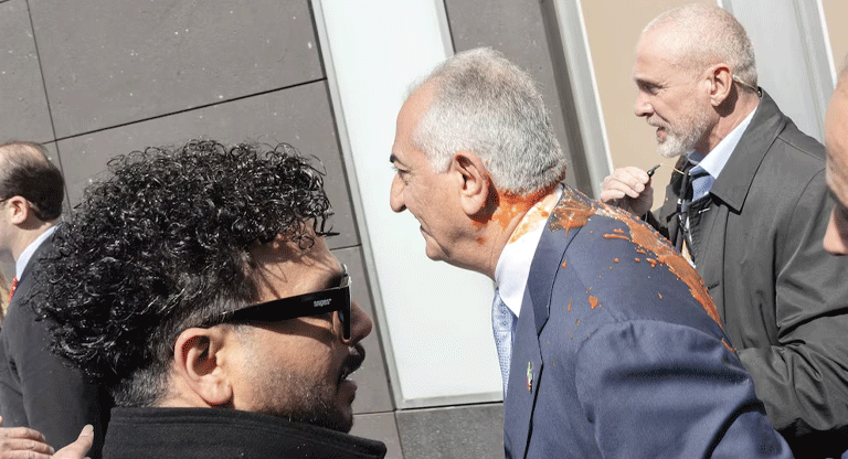 El príncipe heredero iraní exiliado fue atacado en Alemania