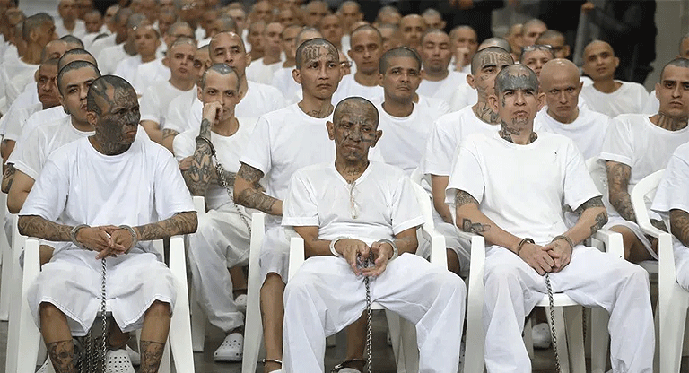 Juicio masivo contra pandillas entra en fase clave