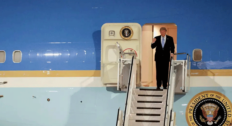 Donald Trump llegó a Pekín en su segunda visita desde 2017