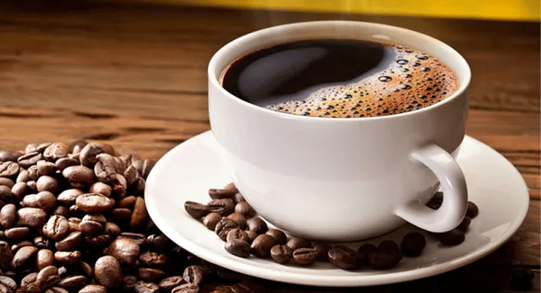 ¿Cuánto café es saludable tomar al día?
