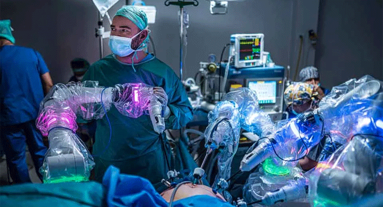 Hospital Nacional Rosales incorpora cirugía robótica con el sistema Versius