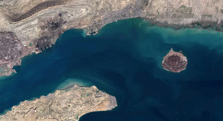 EE.UU atacó lanzadores de la Guardia Revolucionaria de Irán en la isla de Larak