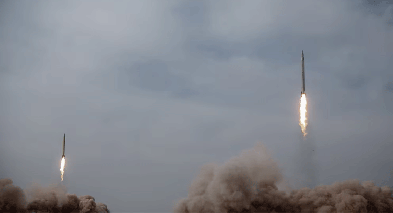 Irán atacó infraestructura militar de EE.UU en Jordania en represalia a bombardeos en la isla de Larak