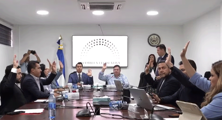 Oficialismo avala perdón de multas municipales en favor de sus alcaldías insignia