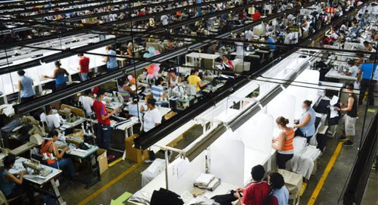 El Salvador busca mantener 44 horas de trabajo semanales mientras América Latina las reduce