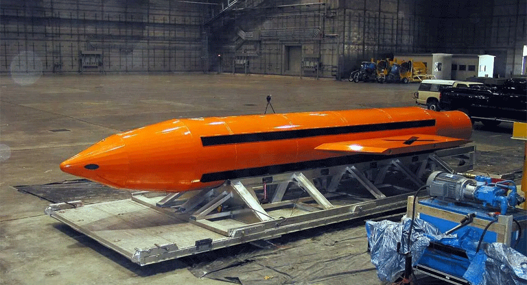 EE.UU prepara la «madre de todas las bombas» contra Irán