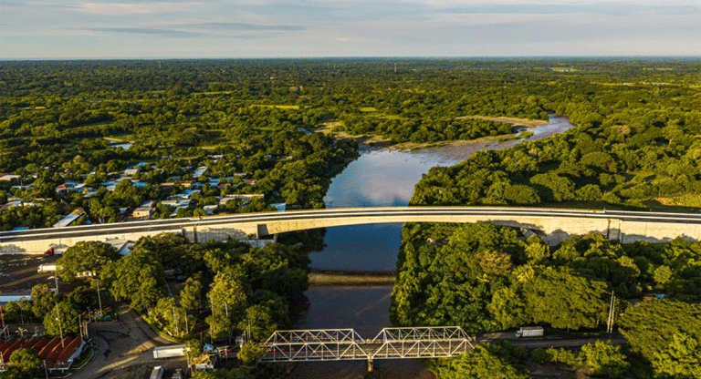 Bukele inaugura puente con Guatemala; presidente ‘chapín’ aclara el aporte de su país