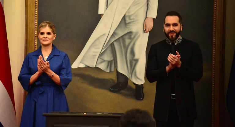 Nayib Bukele recibió a Laura Fernández en Casa Presidencial