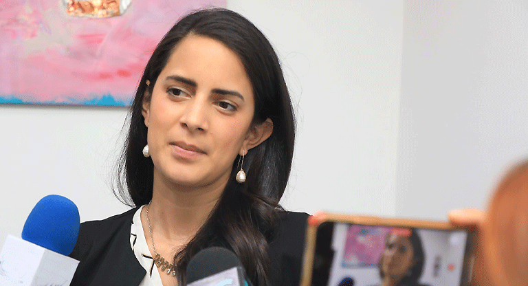 Claudia Ortiz impulsa «Avancemos» dentro de VAMOS en medio de una crisis interna