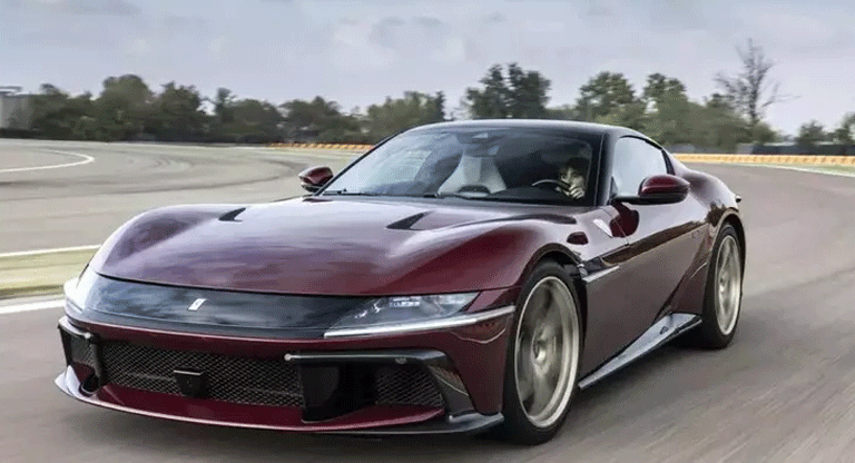 Ferrari rompe la tendencia, un modelo top con caja manual