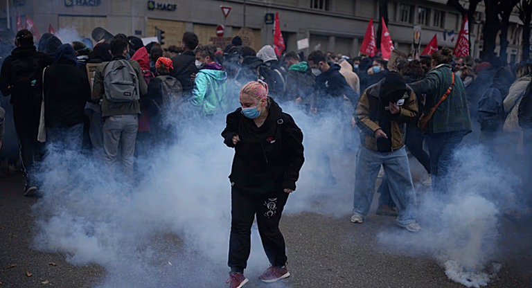 Francia: la Policía lanza gases lacrimógenos contra manifestantes en Lyon