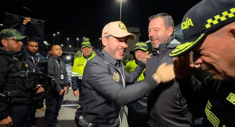 Presidente de Colombia encabeza megaoperativo contra el crimen